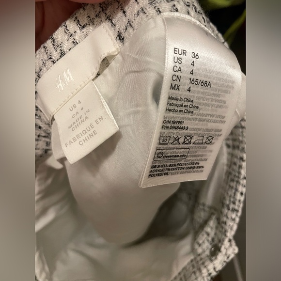 NWOT H&M High Waisted Skirt - Picture 2 of 3